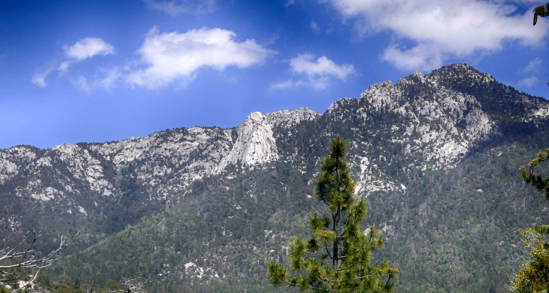 A view of Lily Rock and Tahquitz Peak above the town of Idyllwild, CA leading to best hiking trails.